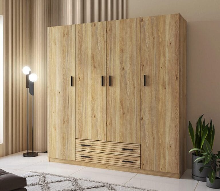 Armario 4 puertas RAPID de diseño moderno en color Mauvella con detalles a rayas, instalado en un dormitorio luminoso.