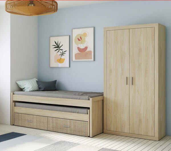 Armario juvenil Lara de dos puertas en elegante acabado color Puccini Textil, ideal para organizar una habitación infantil o juvenil.