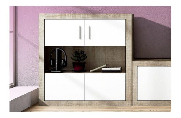 Mueble bodeguero Lara de melamina con dos puertas, ideal para almacenamiento en el salón o cocina.
