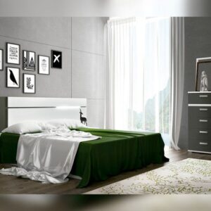 Ambiente de habitación con el conjunto de dormitorio de matrimonio completo Cabra 01 en blanco y grafito, mostrando el cabecero, mesitas y sinfonier.