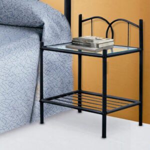 Mesita de noche Cinthya con estructura de forja negra y tapa de cristal, ideal para dormitorios modernos.