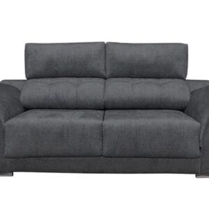 Sofá 2 Plazas Pirineos de diseño moderno en color camel, ubicado en un salón luminoso.