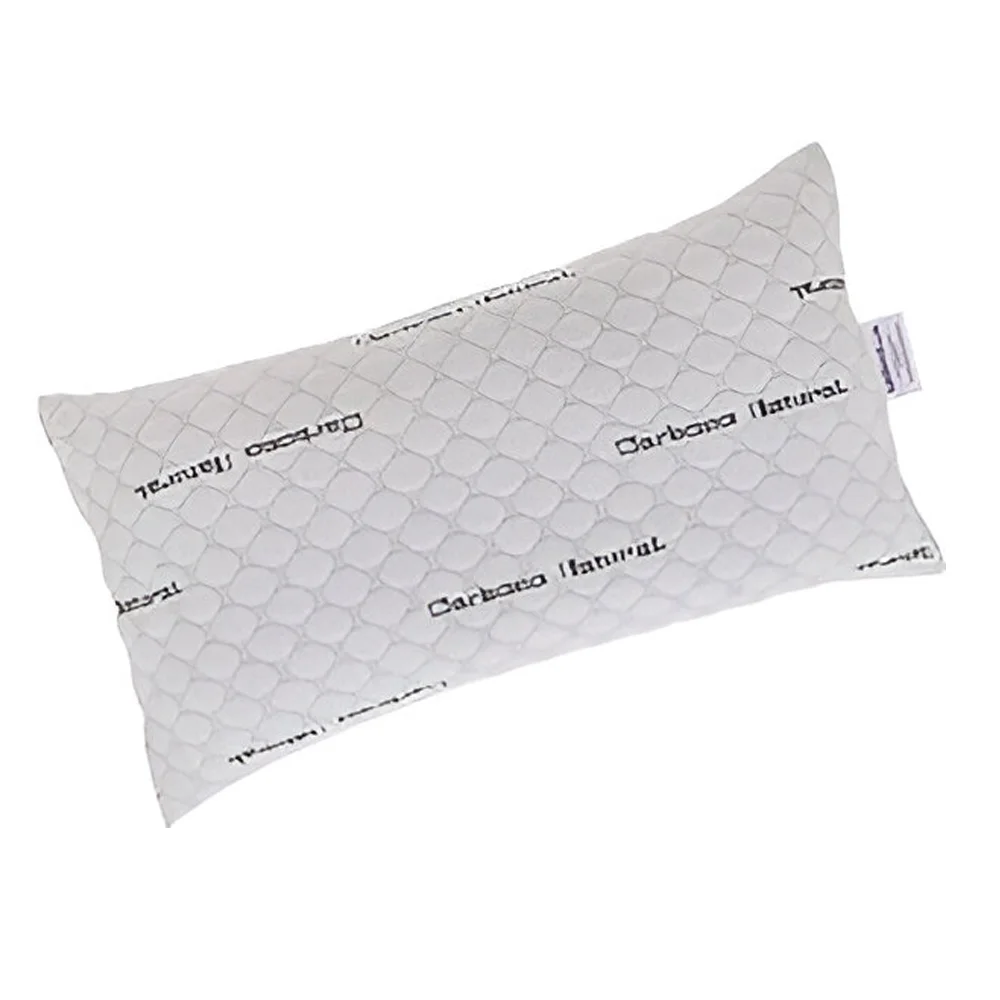 Almohada Viscocopos ergonómica sobre una cama bien hecha, destacando su textura transpirable de tejido 3D para un descanso óptimo.