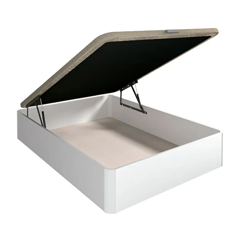 Canapé abatible de madera modelo Guadiana con la tapa levantada, mostrando el amplio espacio de almacenamiento interior en un dormitorio moderno.