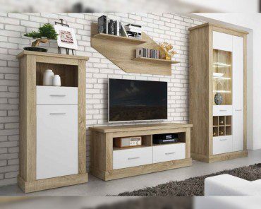 Composición de salón Chellén 04 en acabado Cambria y Blanco, con vitrina alta con luces LED y botellero integrado.