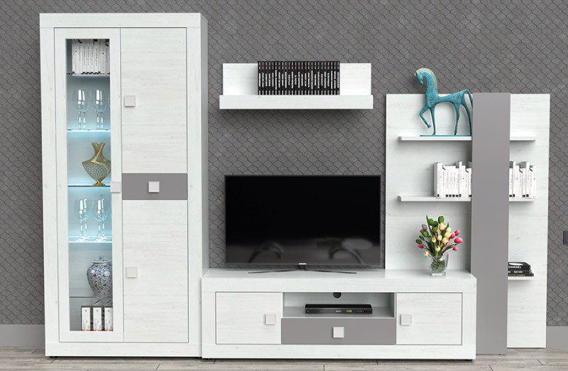 Salón moderno con la Composición Julieta en acabado Andersen Pino-Gris, que incluye mueble de TV, vitrina con LED y estanterías.