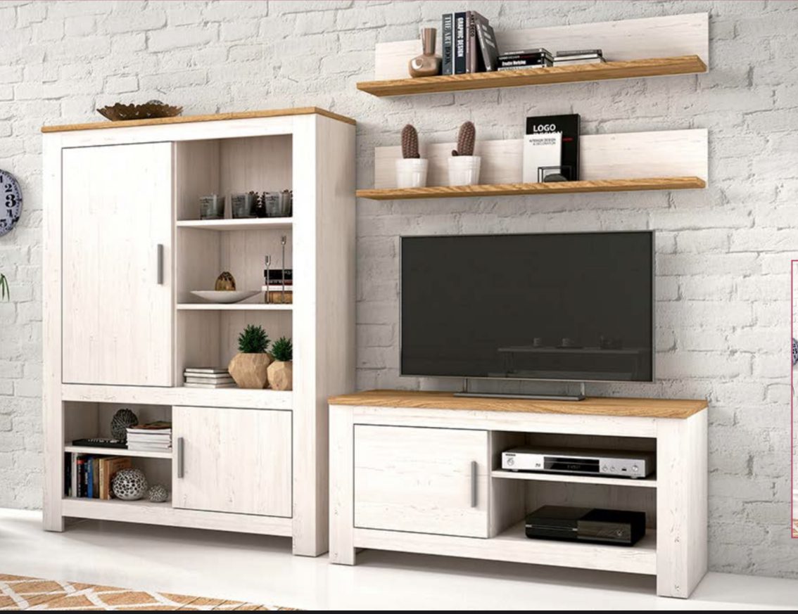 Composición de salón Roncal 01 de estilo nórdico con mueble de TV, aparador y estantes en acabado Pino Andersen y Roble.