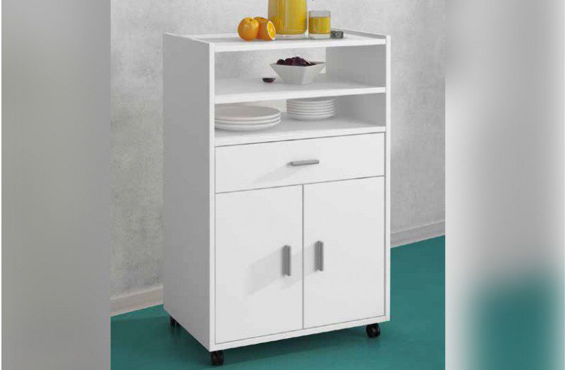 Mueble de cocina auxiliar Aura color blanco con dos puertas cerradas, mostrado en un ambiente de cocina luminoso y ordenado.