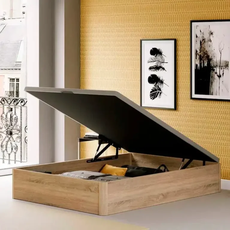 Canapé abatible abierto con espacio de almacenaje comparado con base tapizada en dormitorio moderno