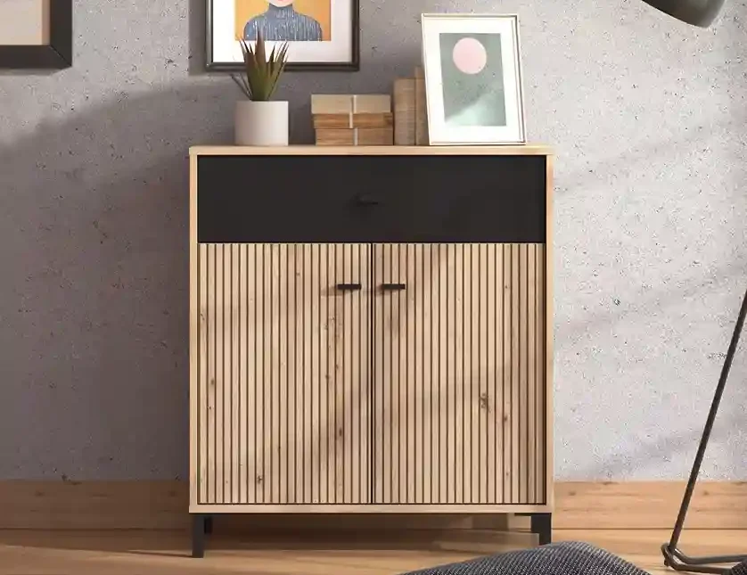 Aparadores modernos con acabados en roble y negro con efecto alistonado