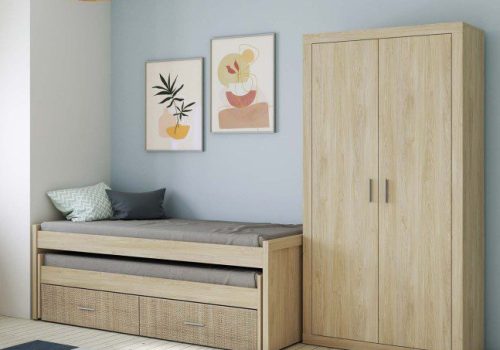 Armario juvenil Lara de dos puertas en elegante acabado color Puccini Textil, ideal para organizar una habitación infantil o juvenil.
