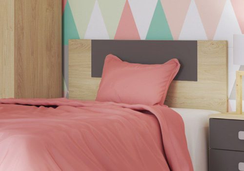 El cabecero juvenil Donald en color vibrante decora una habitación luminosa con estilo moderno.