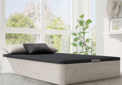 Canapé abatible Danubio con tapa reforzada, aireadores, altura de 34 cm y gran capacidad. Almacenaje elegante y práctico para tu dormitorio. ¡MONTAJE INCLUIDO!