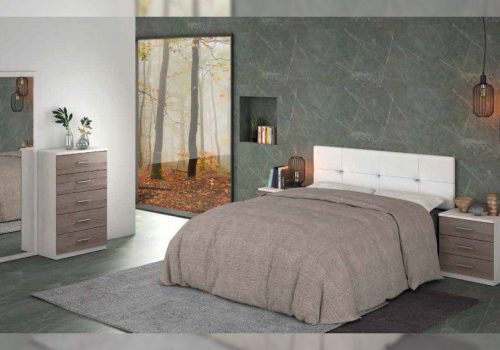 Conjunto de dormitorio de matrimonio completo modelo Monika 05 en un ambiente de habitación, con acabado en pino andersen y gris, mostrando el cabecero, las mesitas, el sinfonier y el mural con luna.
