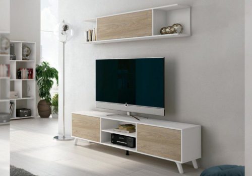 Mueble de salón Soto de estilo nórdico en acabado blanco y roble, con un módulo bajo para TV y un estante superior.