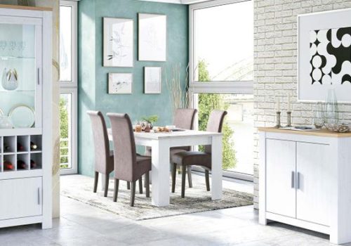 Salón completo Roncal 13 de estilo moderno, compuesto por vitrina con luz LED, mesa de comedor extensible y sillas tapizadas.